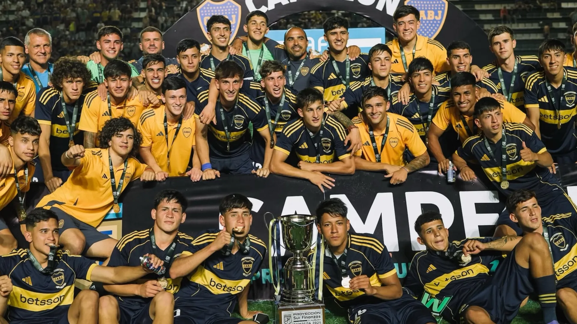 Por mucho tiempo: los dos juveniles de Boca que renovaron sus contratos
