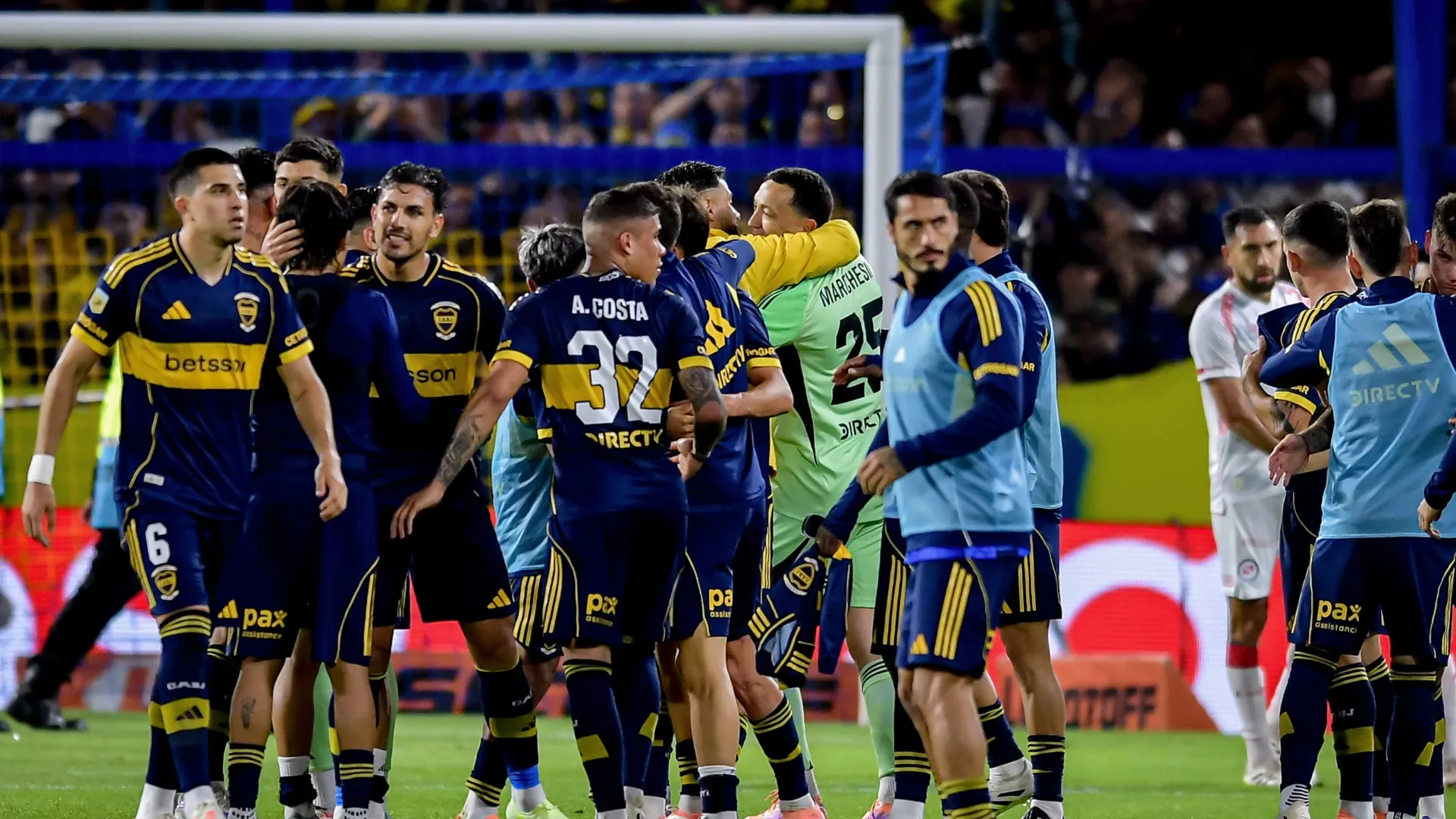 Alarma en Boca: Carlos Palacios terminó con un fuerte golpe el partido ante Argentinos