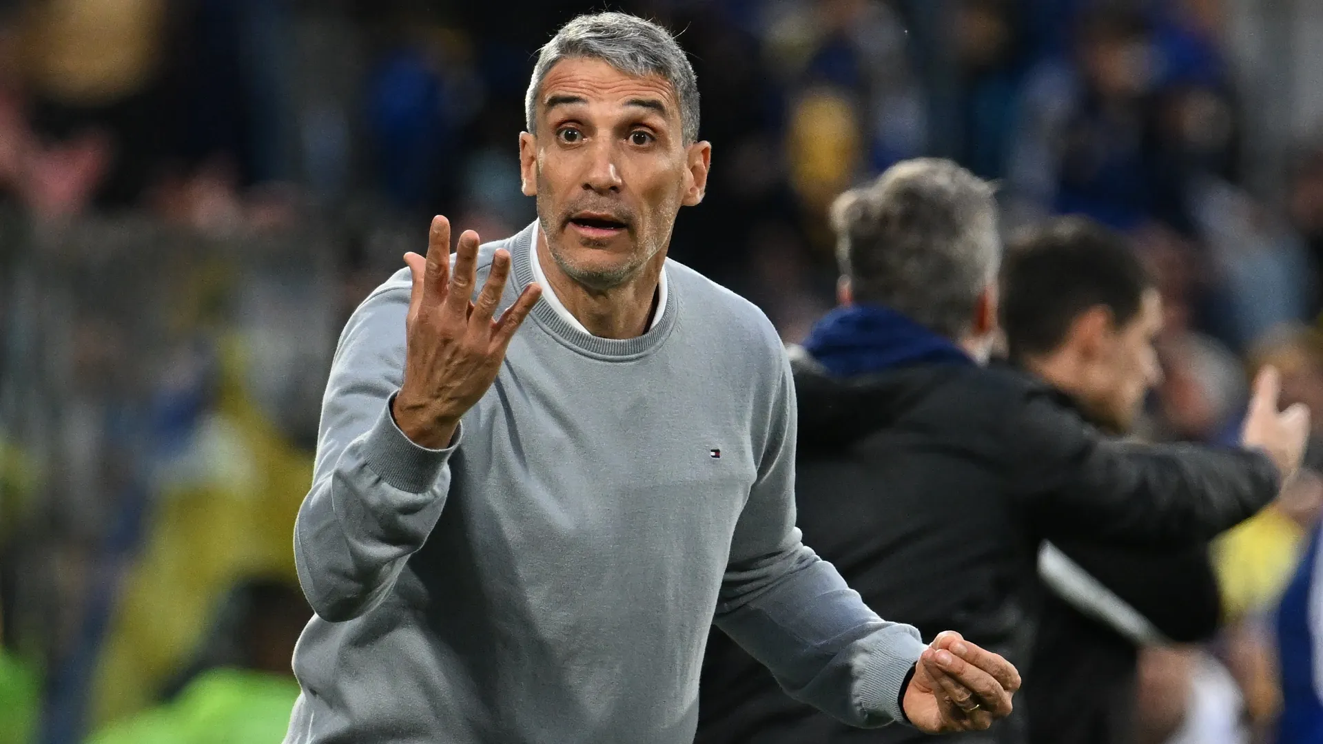 El exDT de Racing tuvo un exabrupto al referirse a los goles de Valencia.