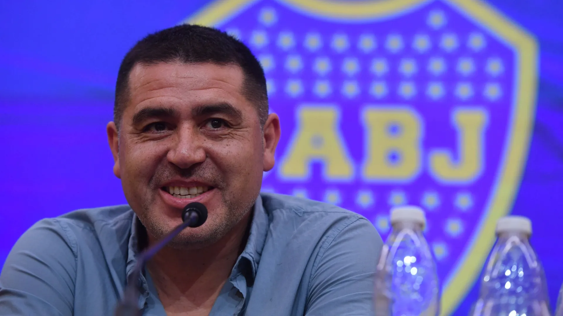 Riquelme va con todo: Boca vuelve a negociar por Alan Velasco