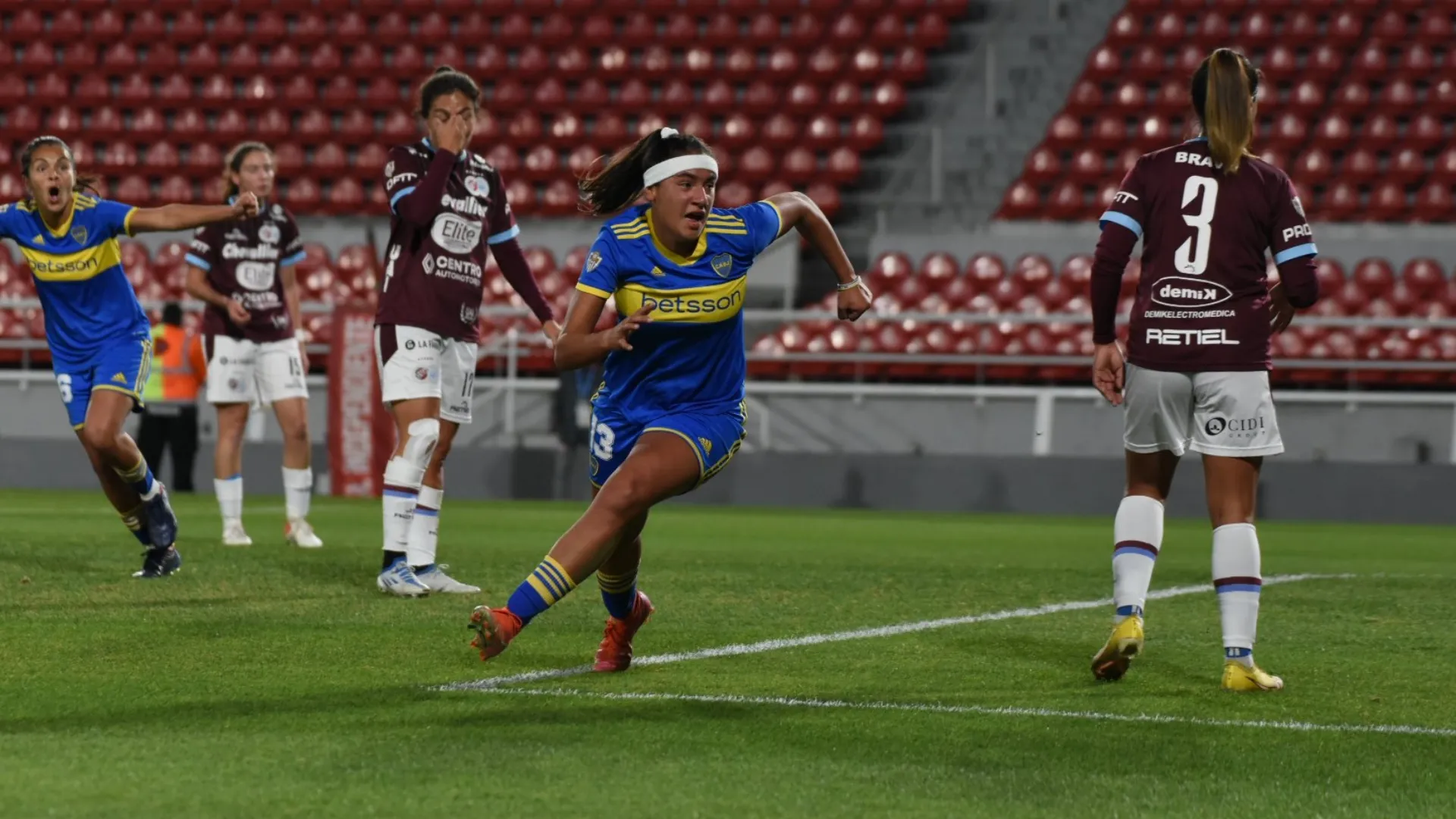 Otra vez campeonas: las Gladiadoras vencieron a UAI Urquiza y se quedaron con el título