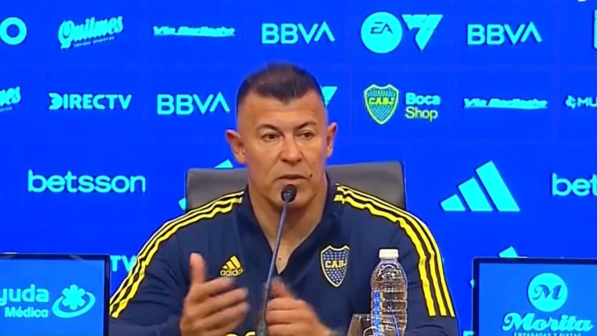 ¿Quién juega de 9 ante Palmeiras? El análisis de Almirón sobre Cavani y Benedetto