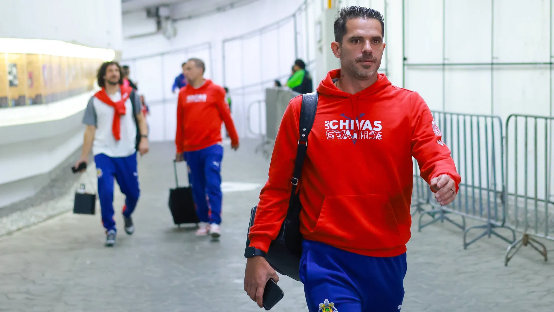 Tras la salida de Gago, los hinchas de Chivas piden a Almeyda como reemplazo: "El único que nos respeta"
