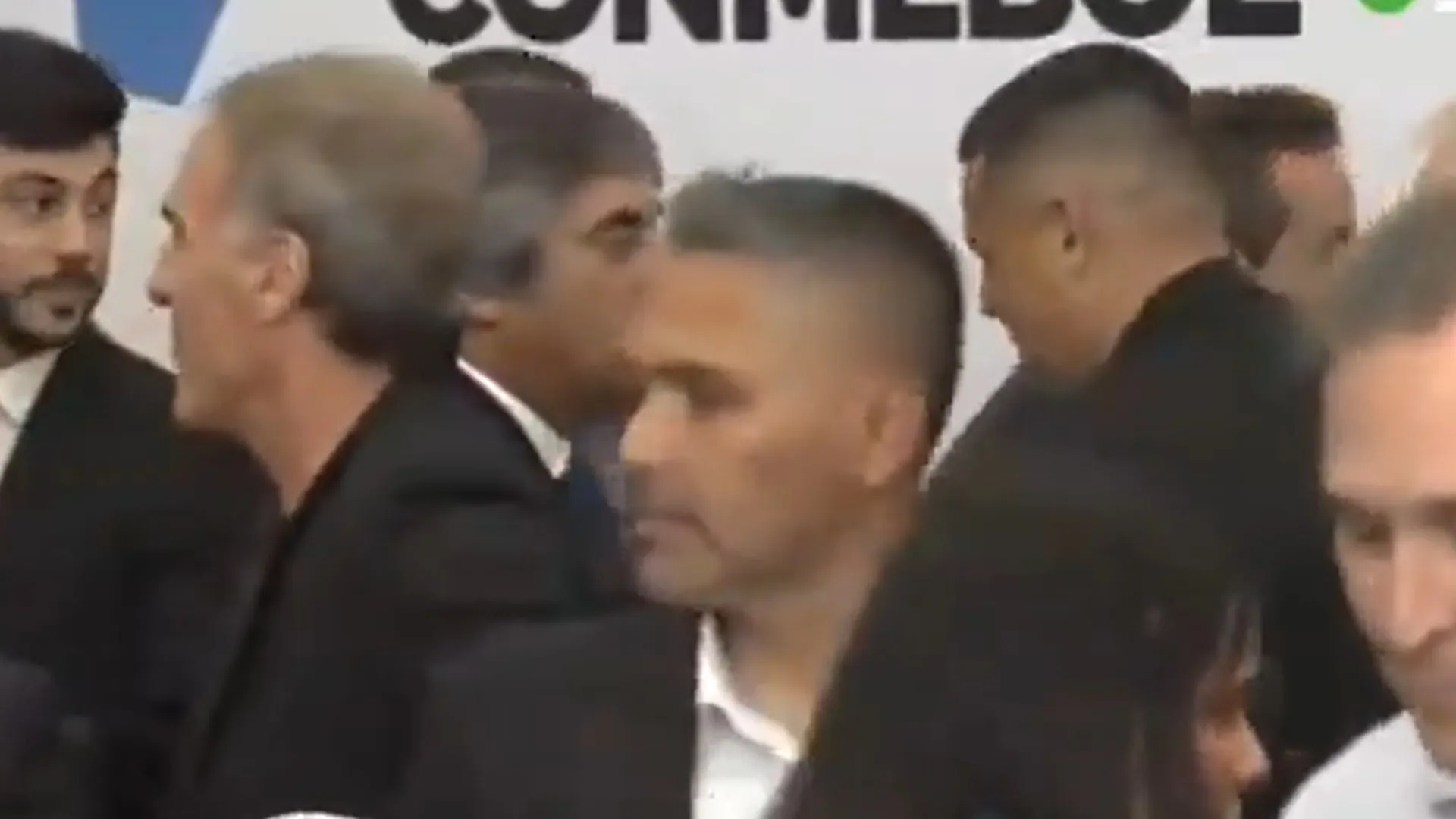 Viral: el inesperado encuentro entre Riquelme y Ruggeri en el sorteo de la Copa Sudamericana 2024