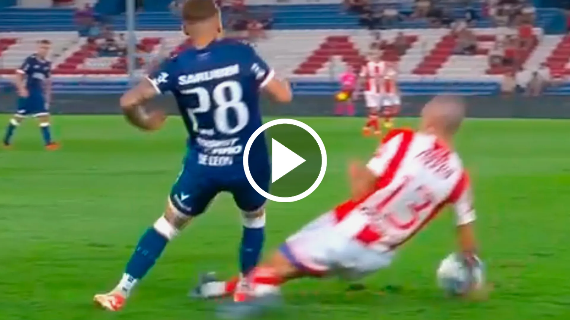 VIDEO | La durísima patada de un ex Boca en el debut con su nuevo equipo