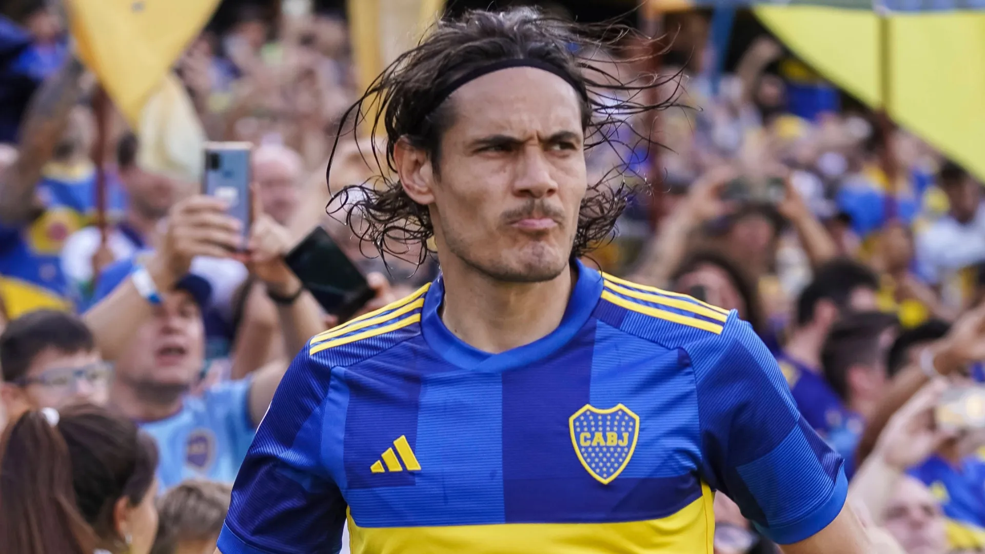 Cuántas expulsiones tiene Edinson Cavani en su carrera tras la última que recibió en Boca