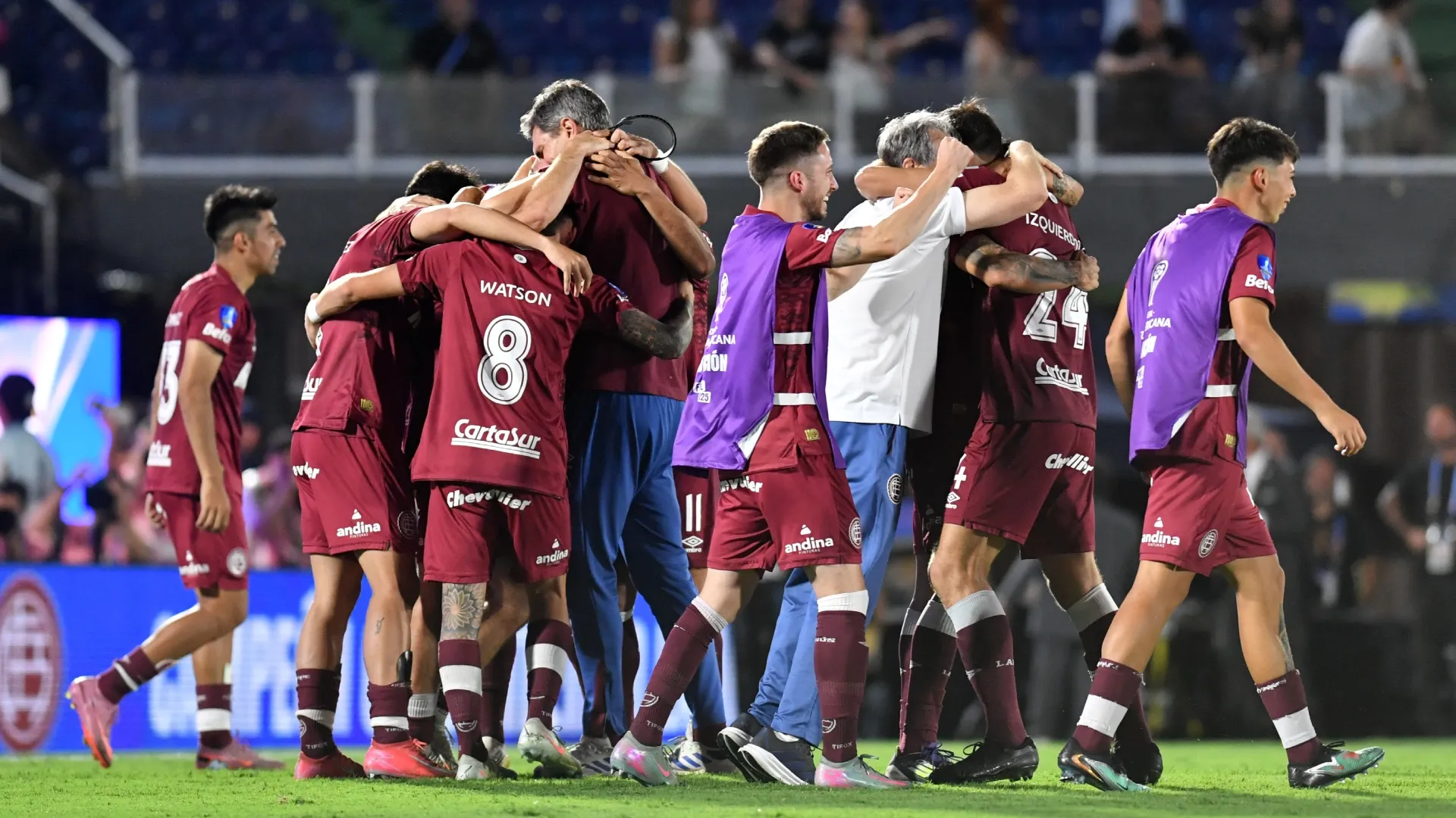 La rompió en el Lanús campeón y los hinchas lo piden para Boca: "Que venga ya"