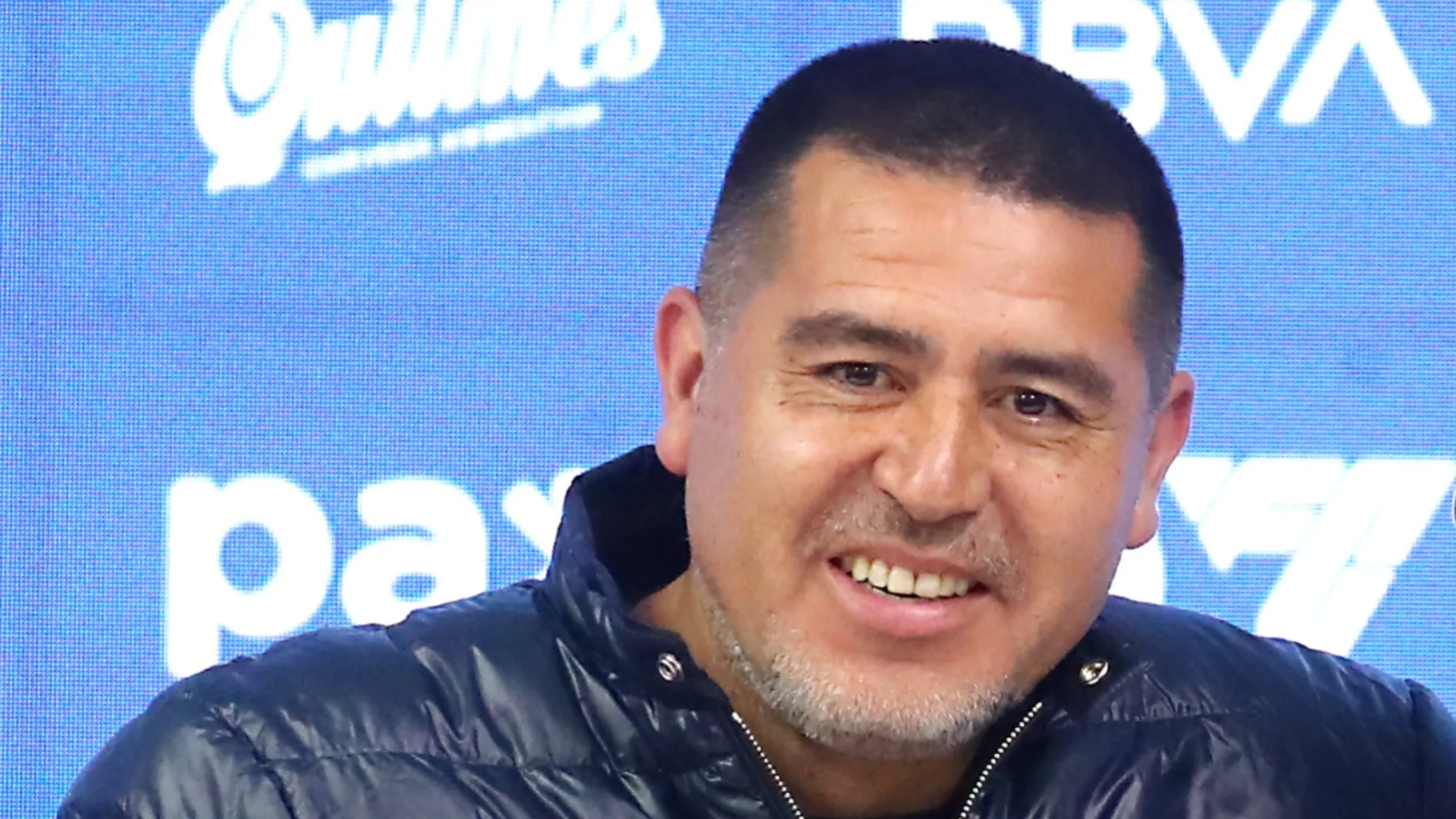 Dos refuerzos del mismo club: Riquelme acelera para meter dos incorporaciones claves en Boca