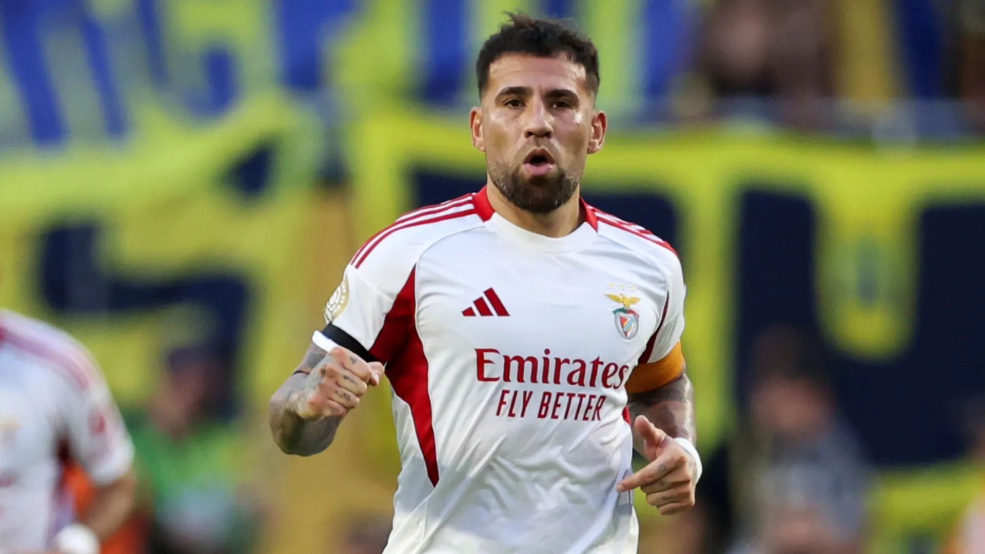 El gesto de Otamendi a los hinchas de Boca tras su gol para el empate de Benfica
