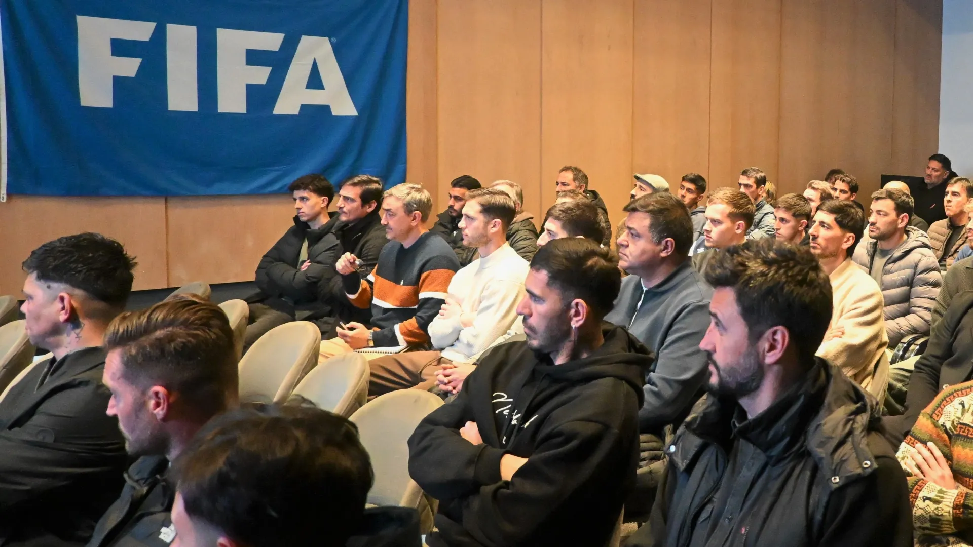 Con Boca presente, la AFA explicó las nuevas reglas FIFA que se aplicarán en el fútbol argentino