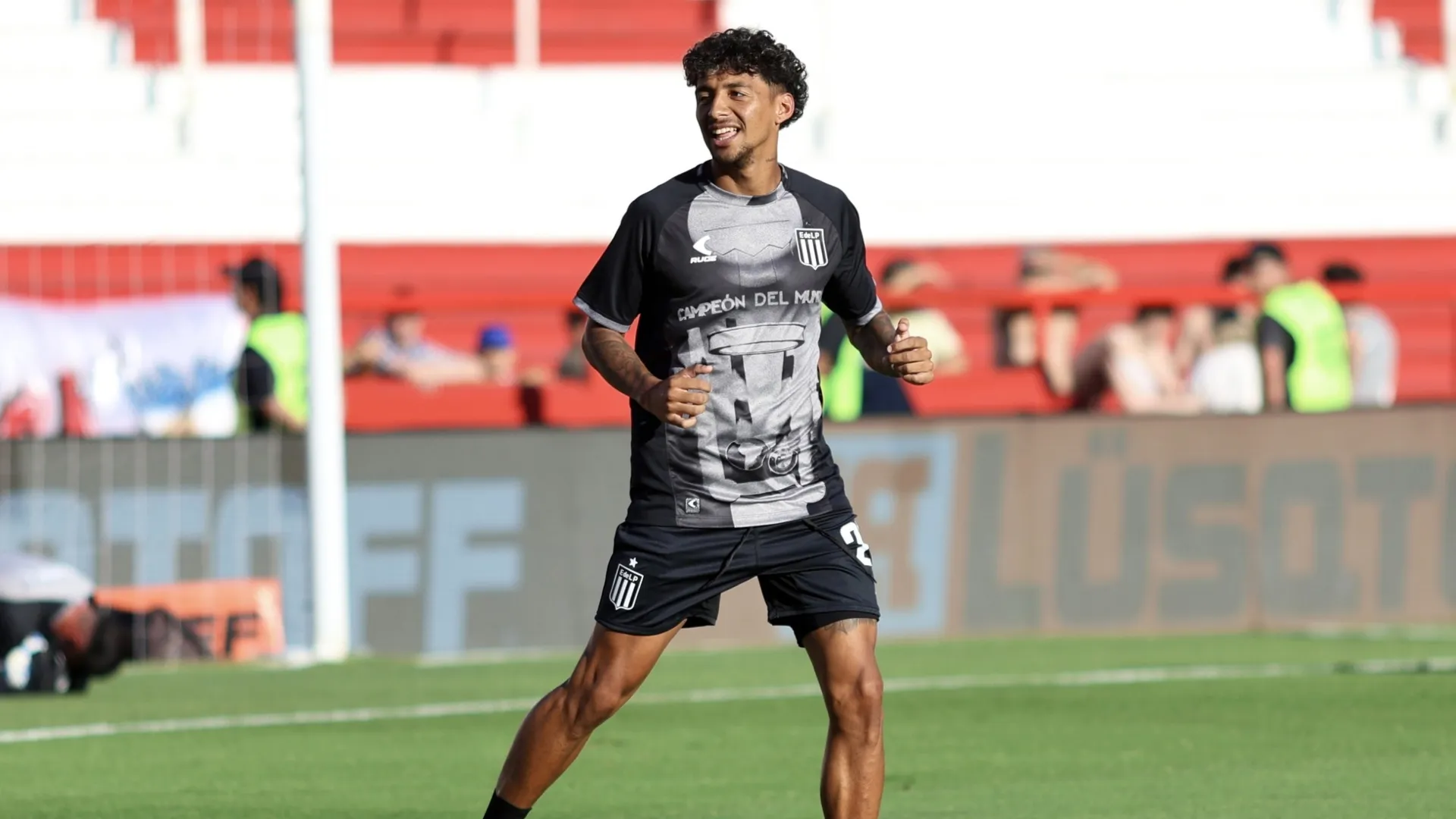 La llamativa postura de un socio de Foster Gillett por la compra de Cristian Medina: "Apresurado"