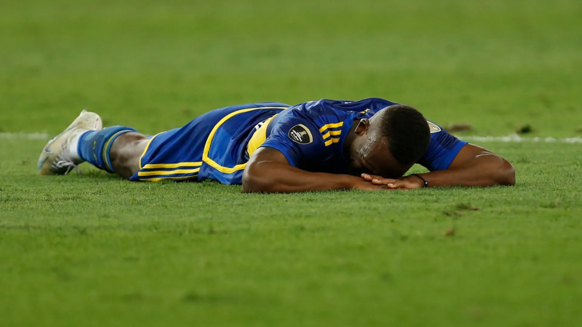 Luis Advíncula fue la figura de Boca, pero no alcanzó.