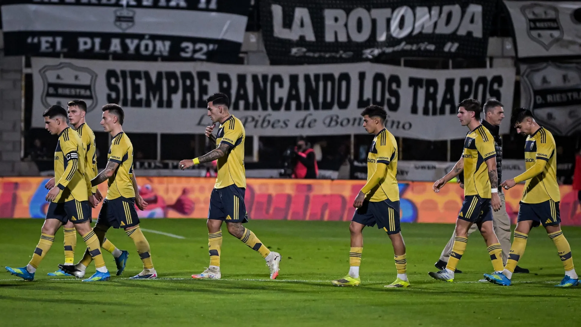 La decisión del plantel de Boca tras la derrota ante Riestra