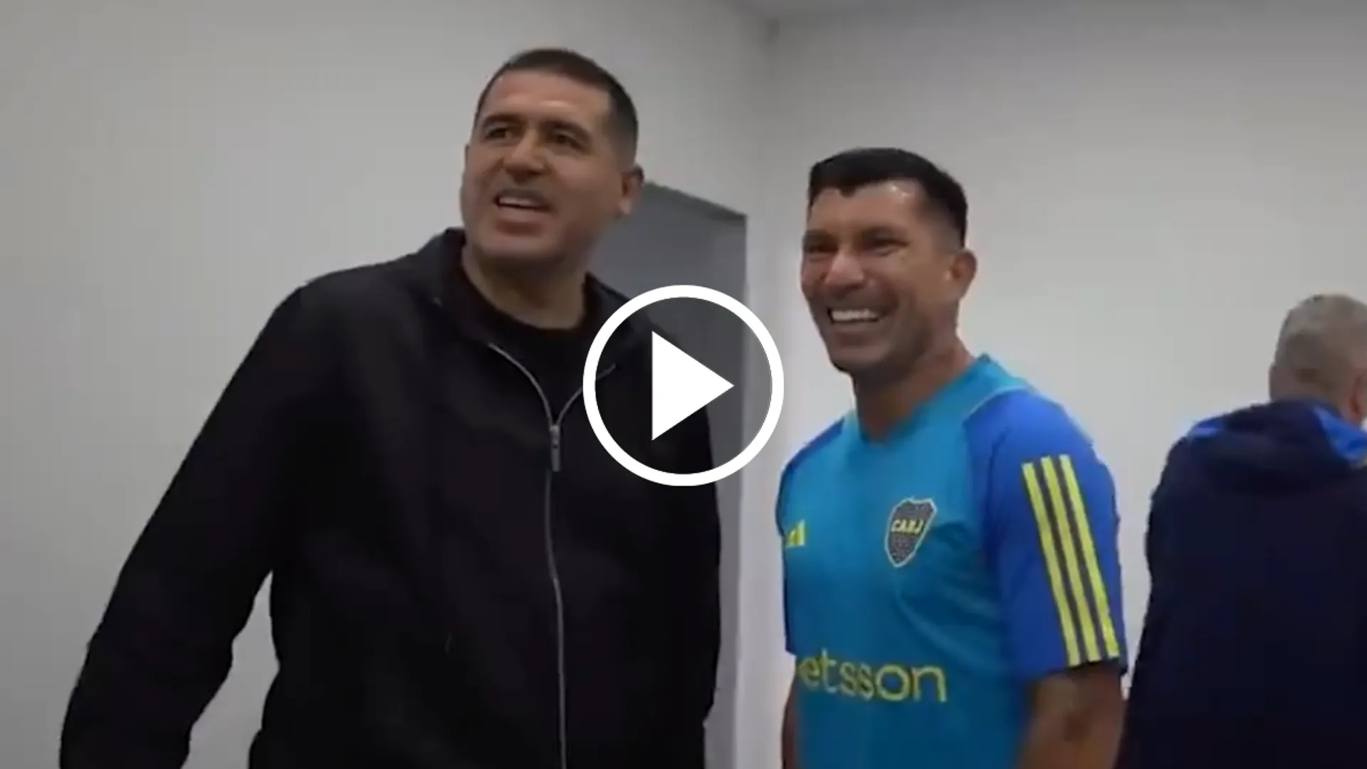 La confesión de Riquelme a Gary Medel en la intimidad de Boca Predio: "A veces me dan ganas"
