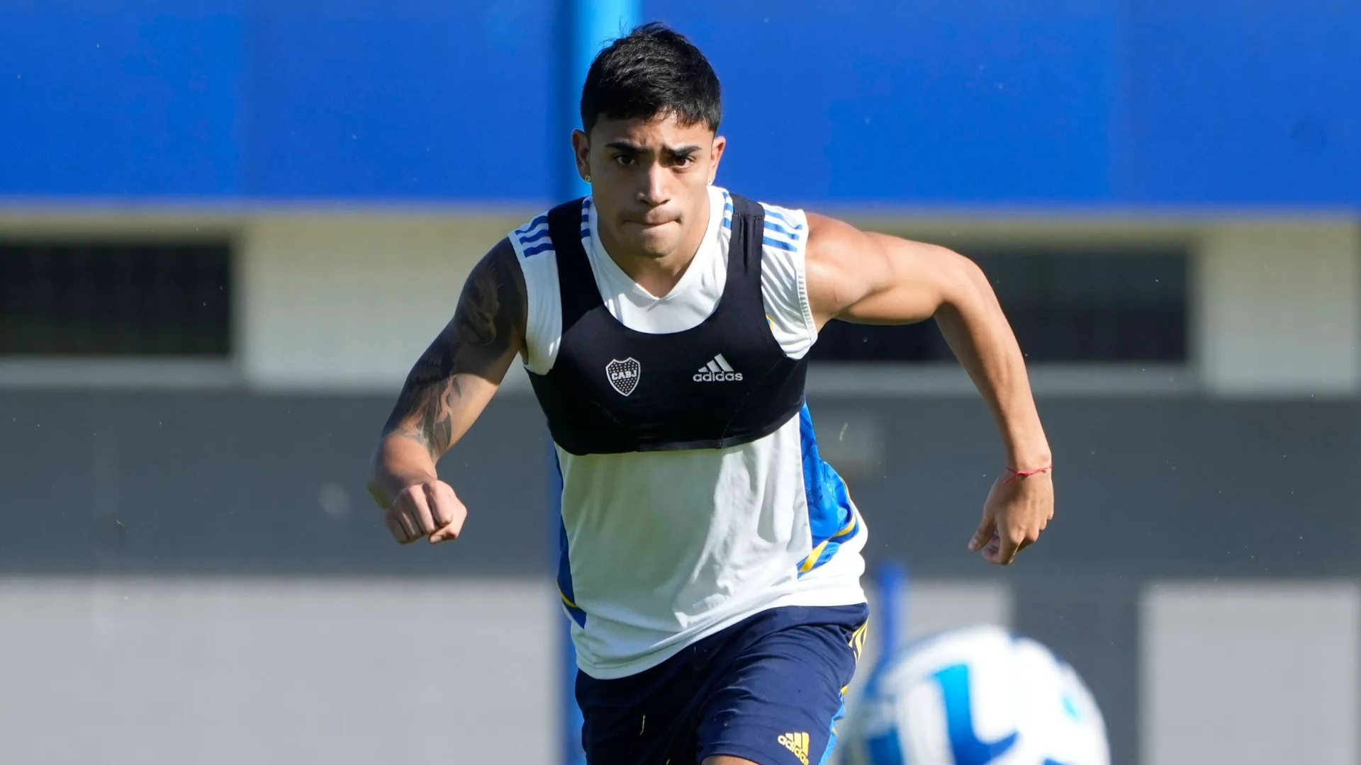 Por qué Luca Langoni fue relegado al tercer equipo en la práctica de Boca