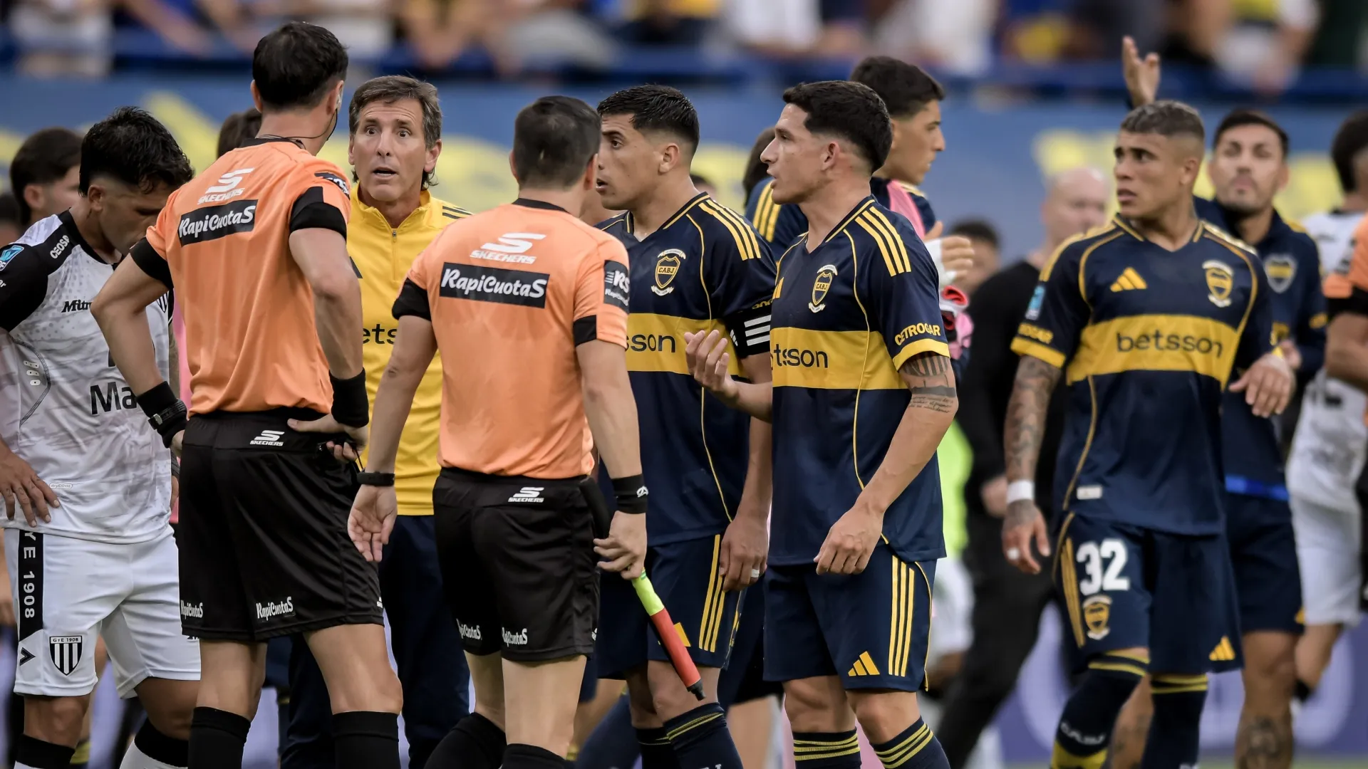 Los hinchas de Boca apuntaron contra Janson en el empate con Gimnasia de Mendoza: "Una vergüenza"
