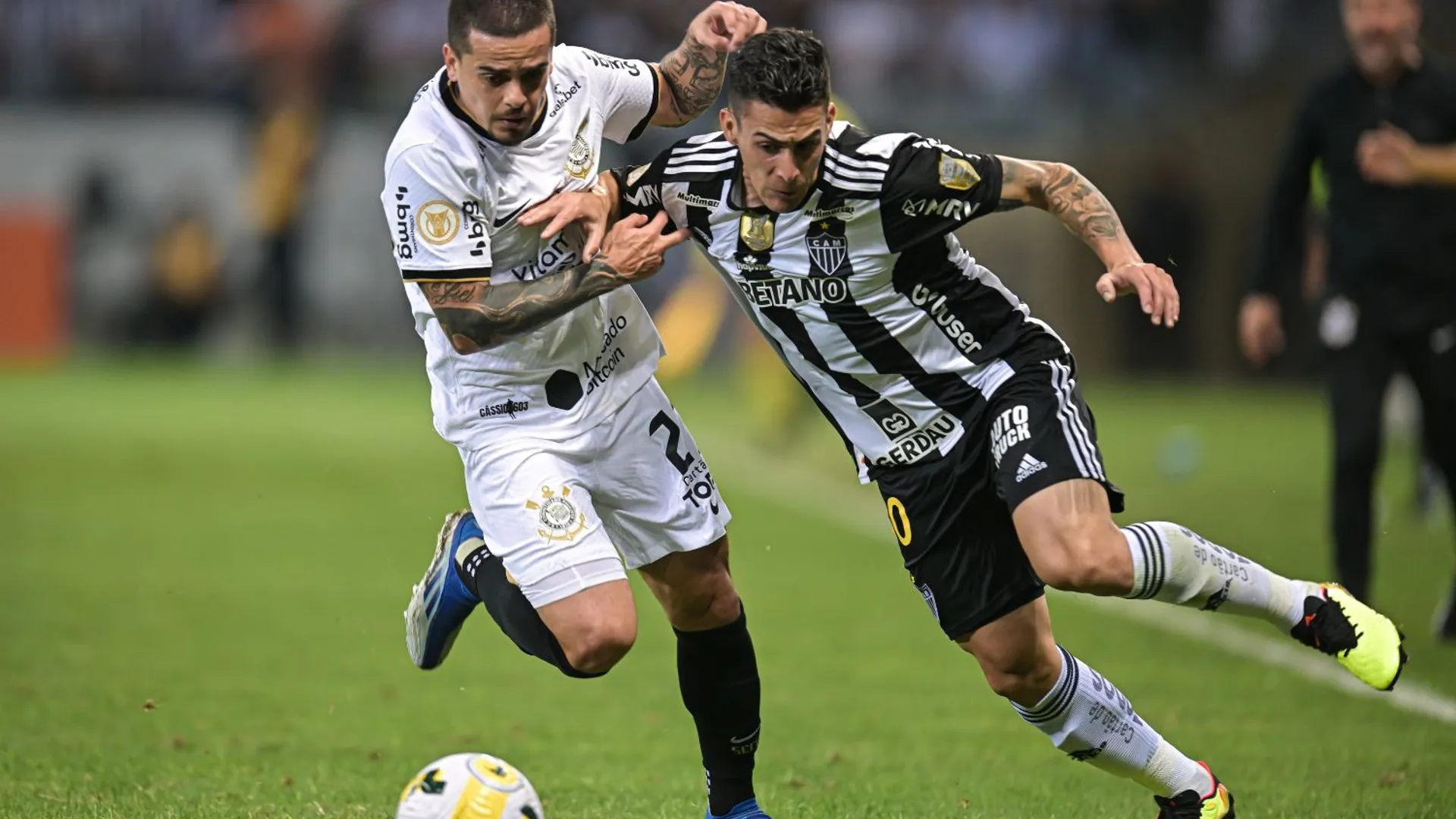 Ex Boca: la dura decisión de Conmebol contra Pavón que preocupa a Mineiro