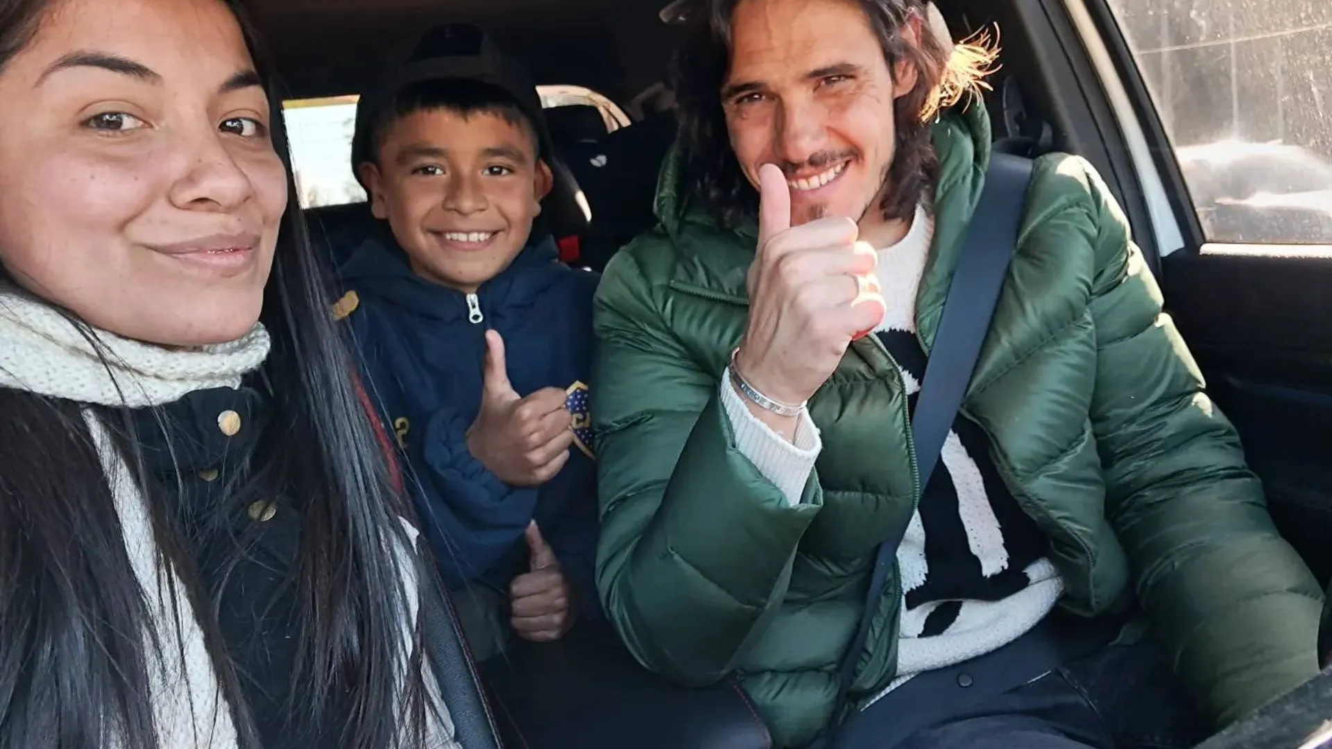 El gesto de Edinson Cavani con una familia de Boca