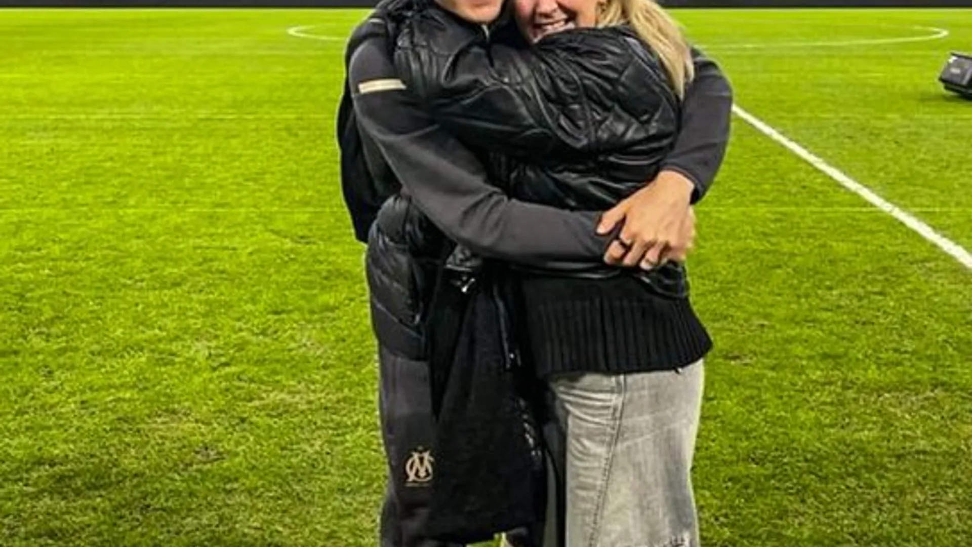 Leonardo Balerdi junto a su madre
