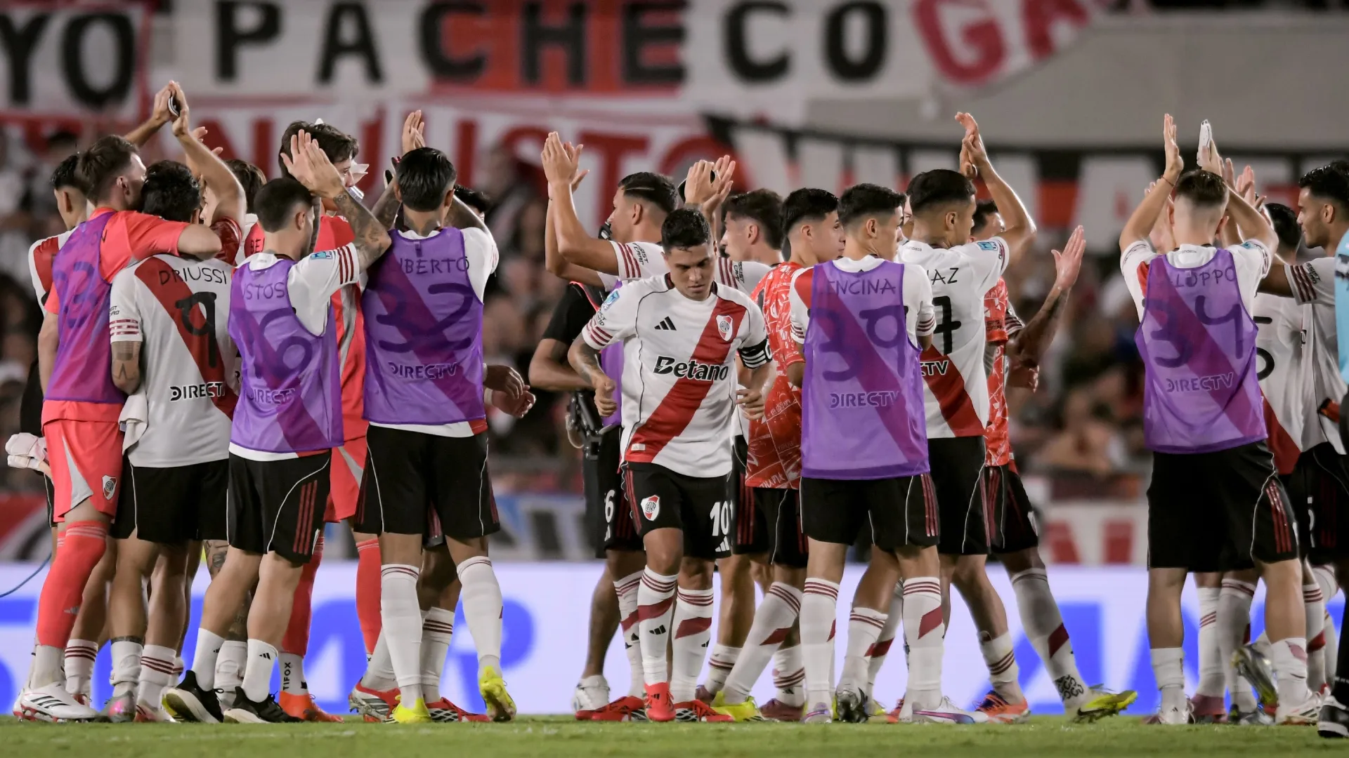 Gonzalo Montiel se lesionó en River y podría perderse el Superclásico ante Boca