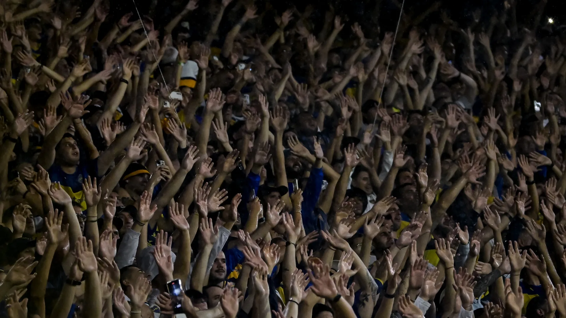 El impacto viral en Brasil de los videos de la hinchada de Boca tras la eliminación: "Espectacular"