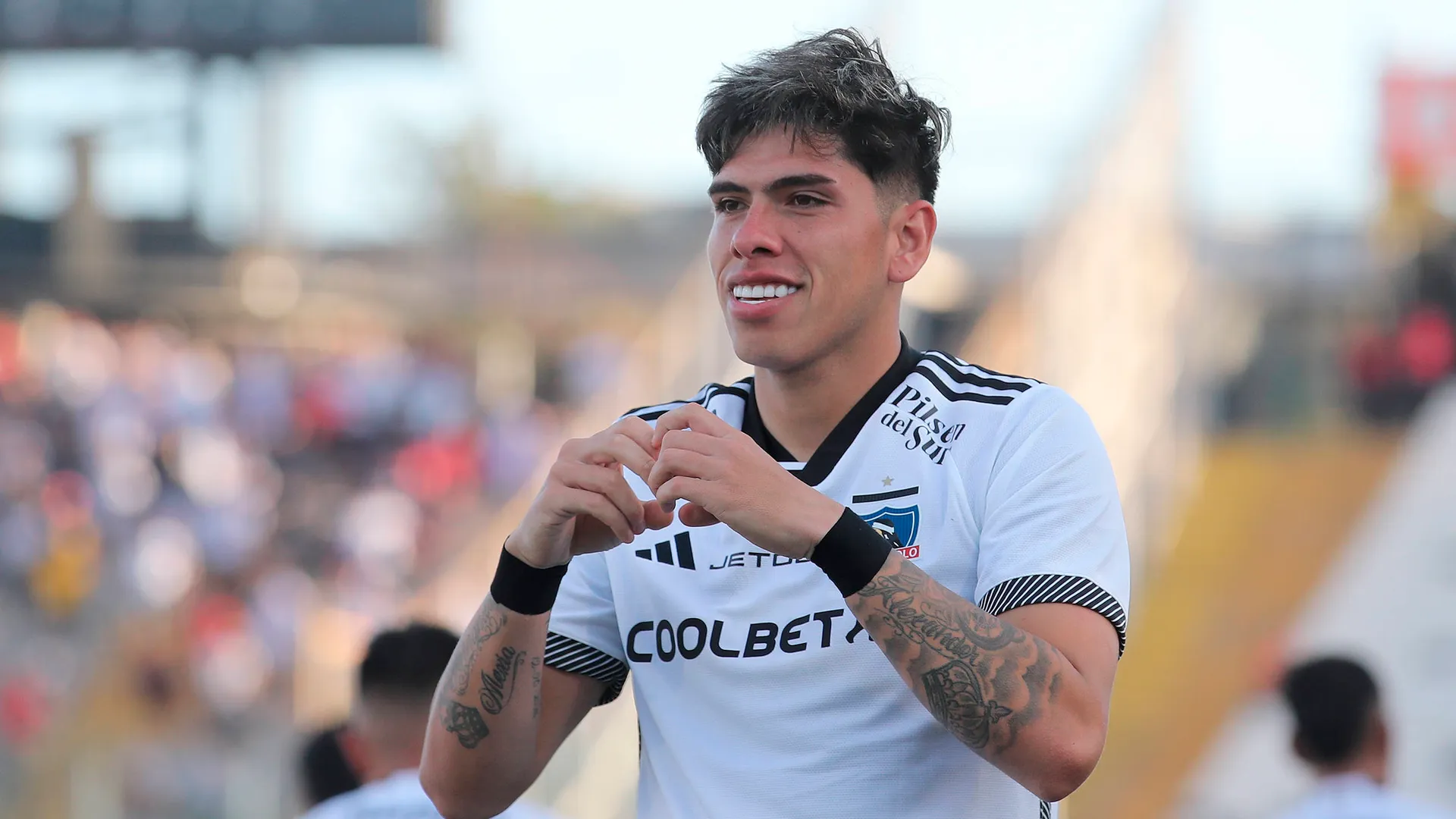 Carlos Palacios, delantero de Colo Colo, y Diego Martínez, DT de Boca