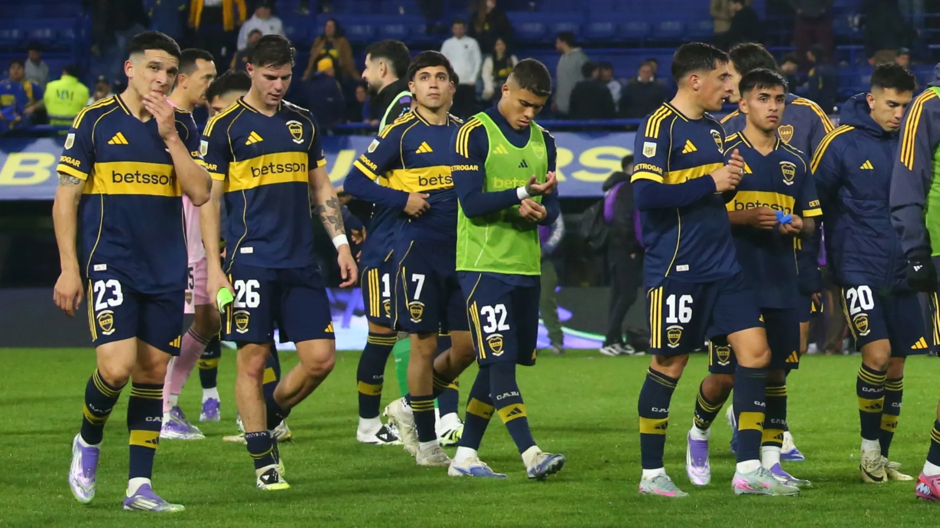 Exequiel Zeballos y Brian Aguirre entraron vs. Racing y podrían ganarse un lugar con Russo