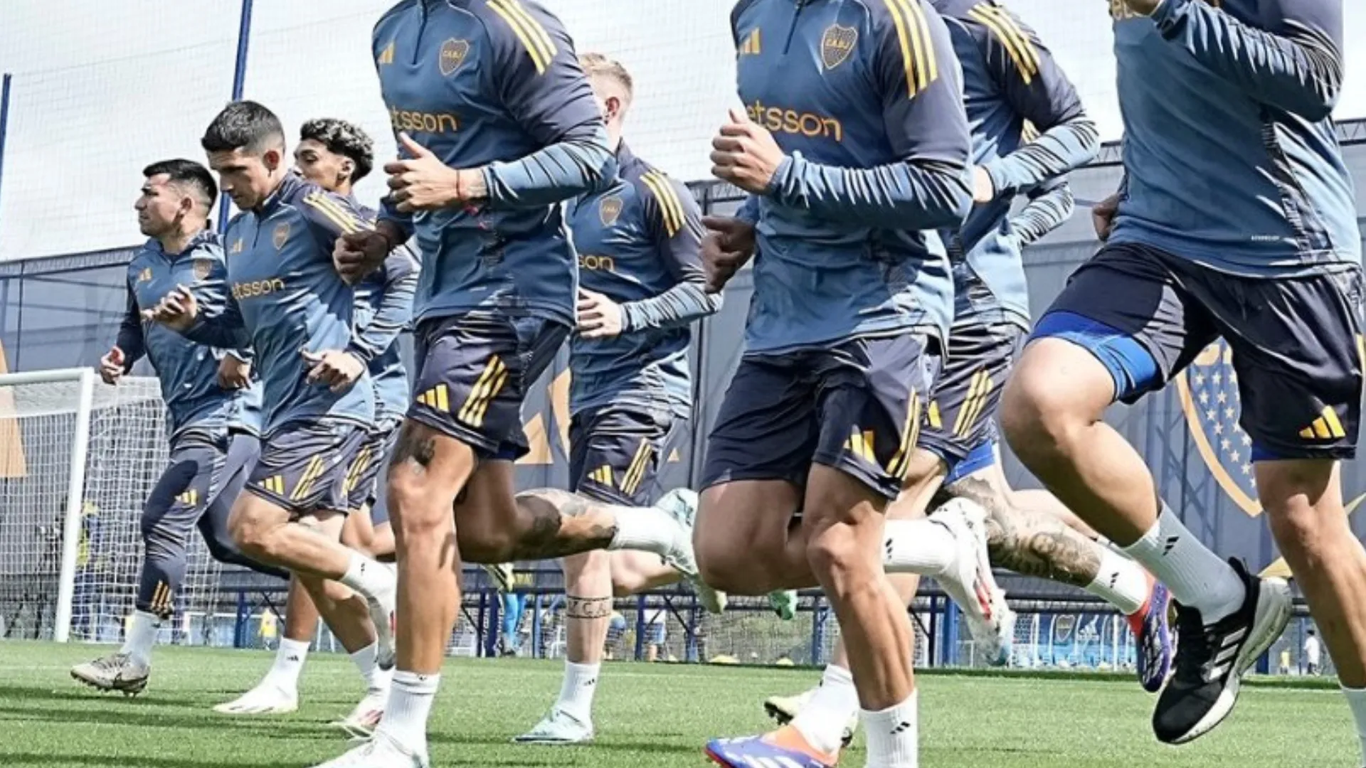 ¿Se gana un lugar en Boca? Pol Fernández pintaba para quedar afuera, pero el panorama lo favorece para volver