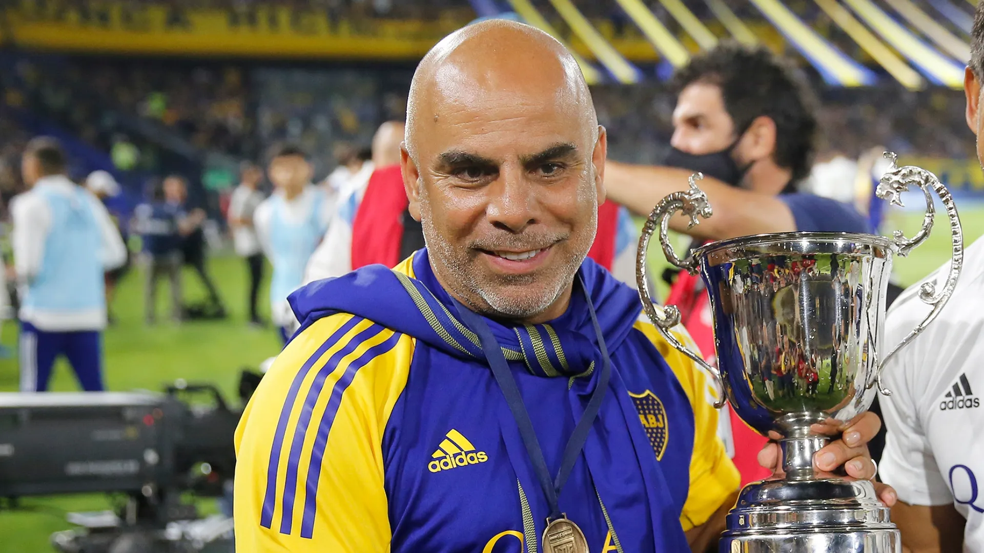 El mensaje del Chico Serna a los representantes de futbolistas: "Un peso más o un peso menos"