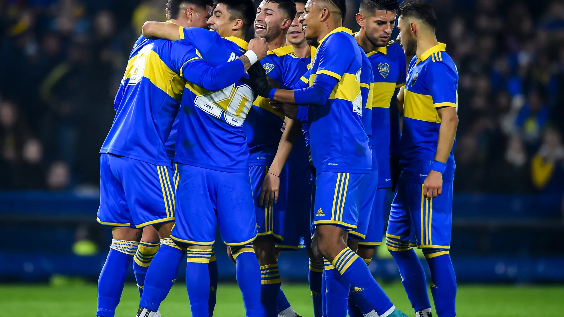 Dos clubes de Europa ya sondearon a una de las promesas de Boca