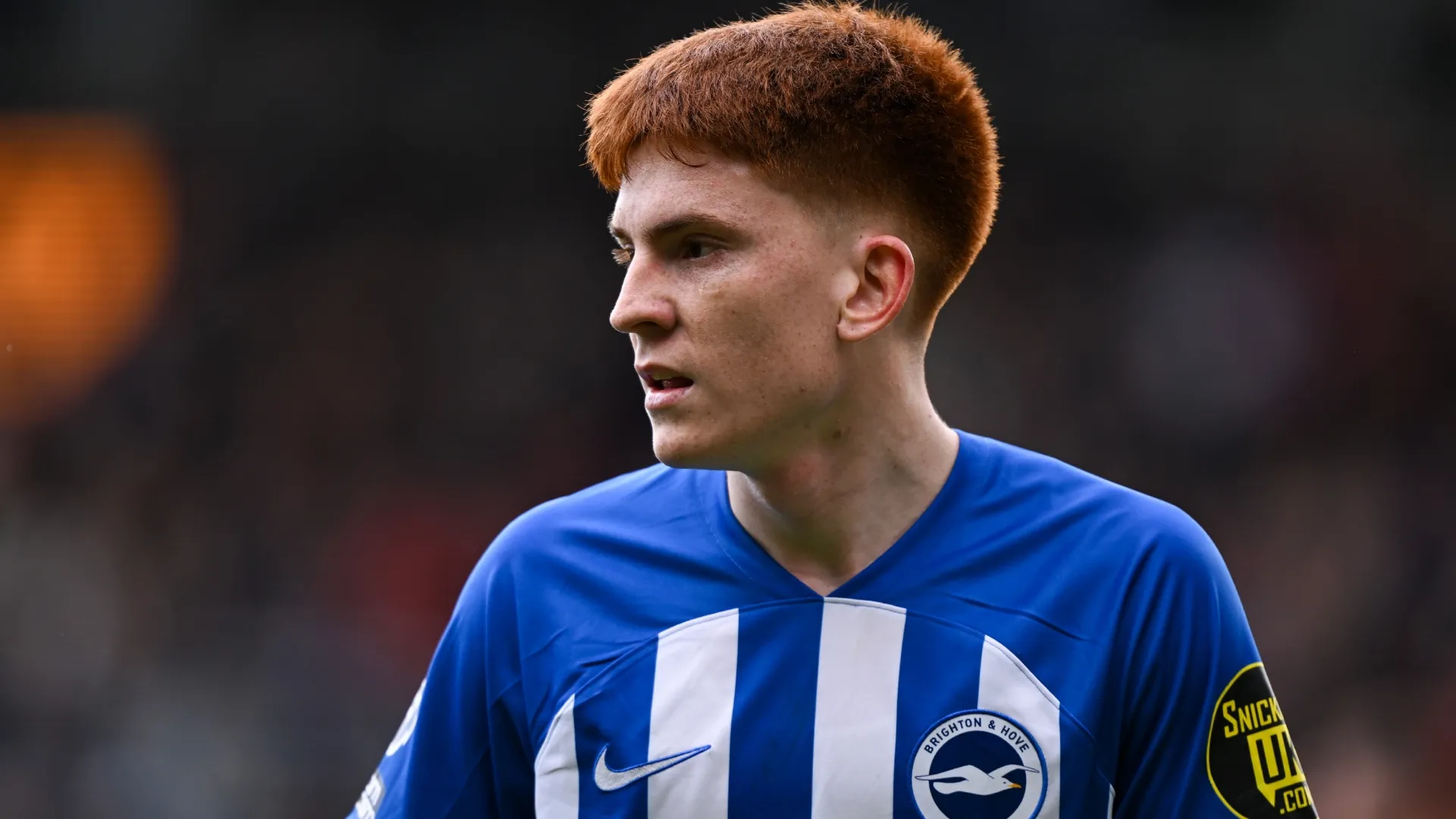 El DT de Brighton hizo un anuncio que beneficia a Valentín Barco