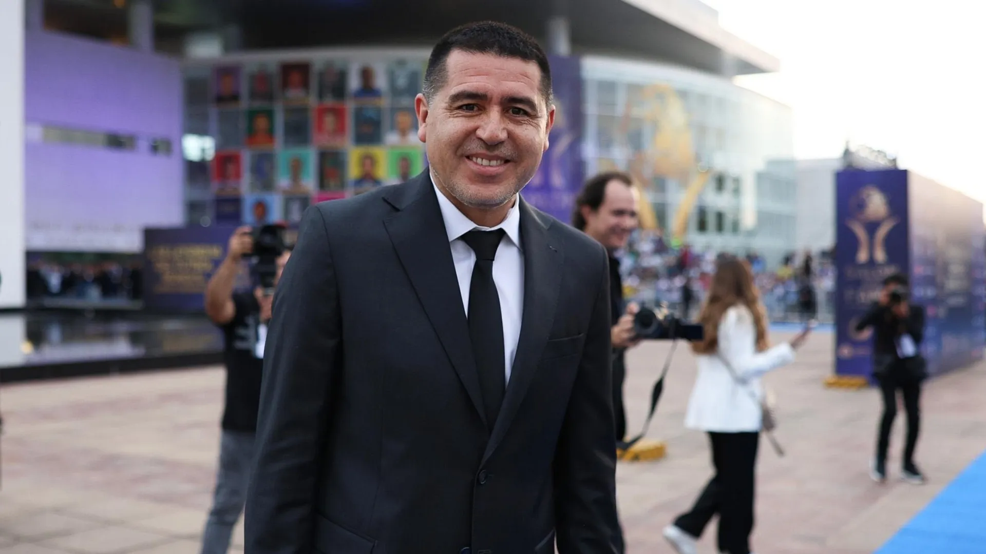 Riquelme quiere romper el mercado y traer a Aníbal Moreno a Boca en junio