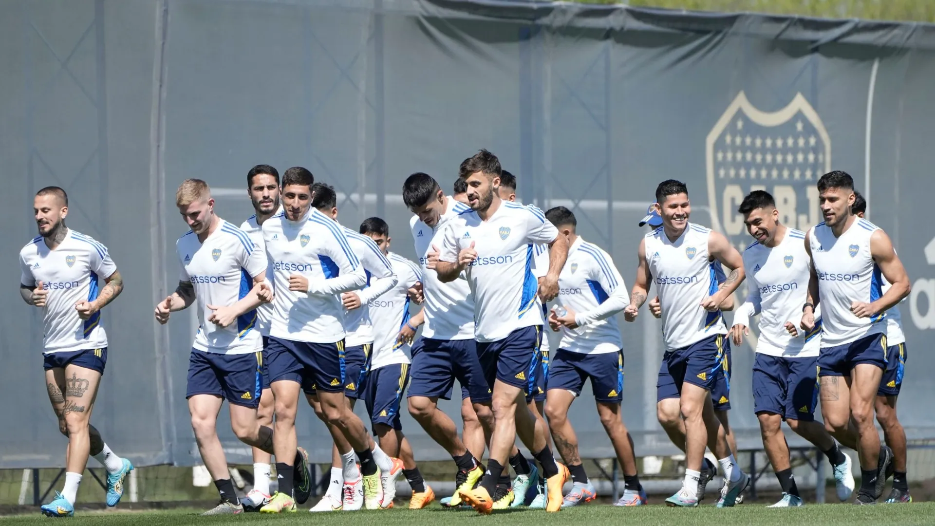 Además de Cavani, Boca pierde a Advíncula para la semifinal vs. Estudiantes por Copa Argentina