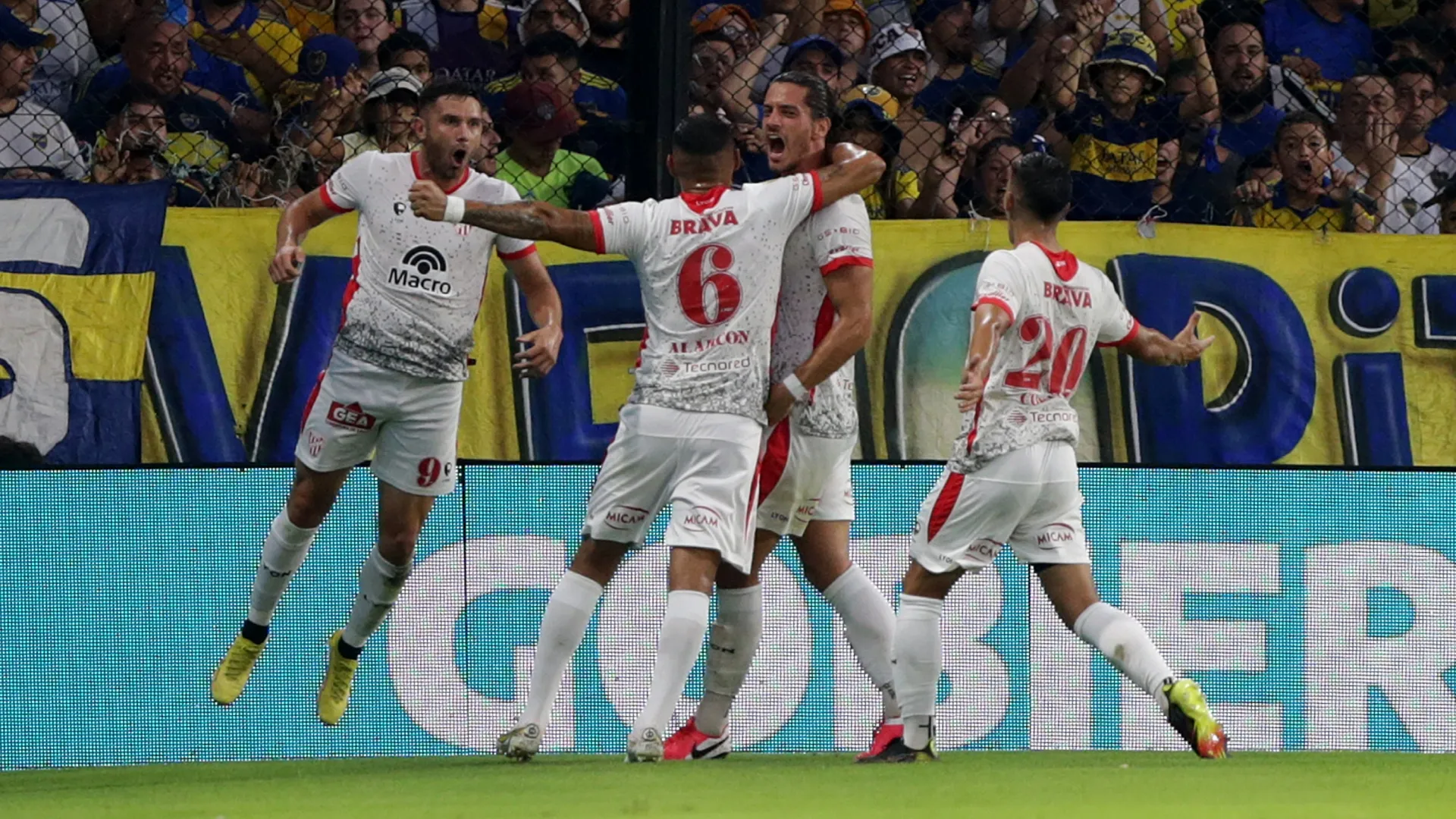 Increíble: la cuenta oficial de Instituto gastó a Boca en Twitter