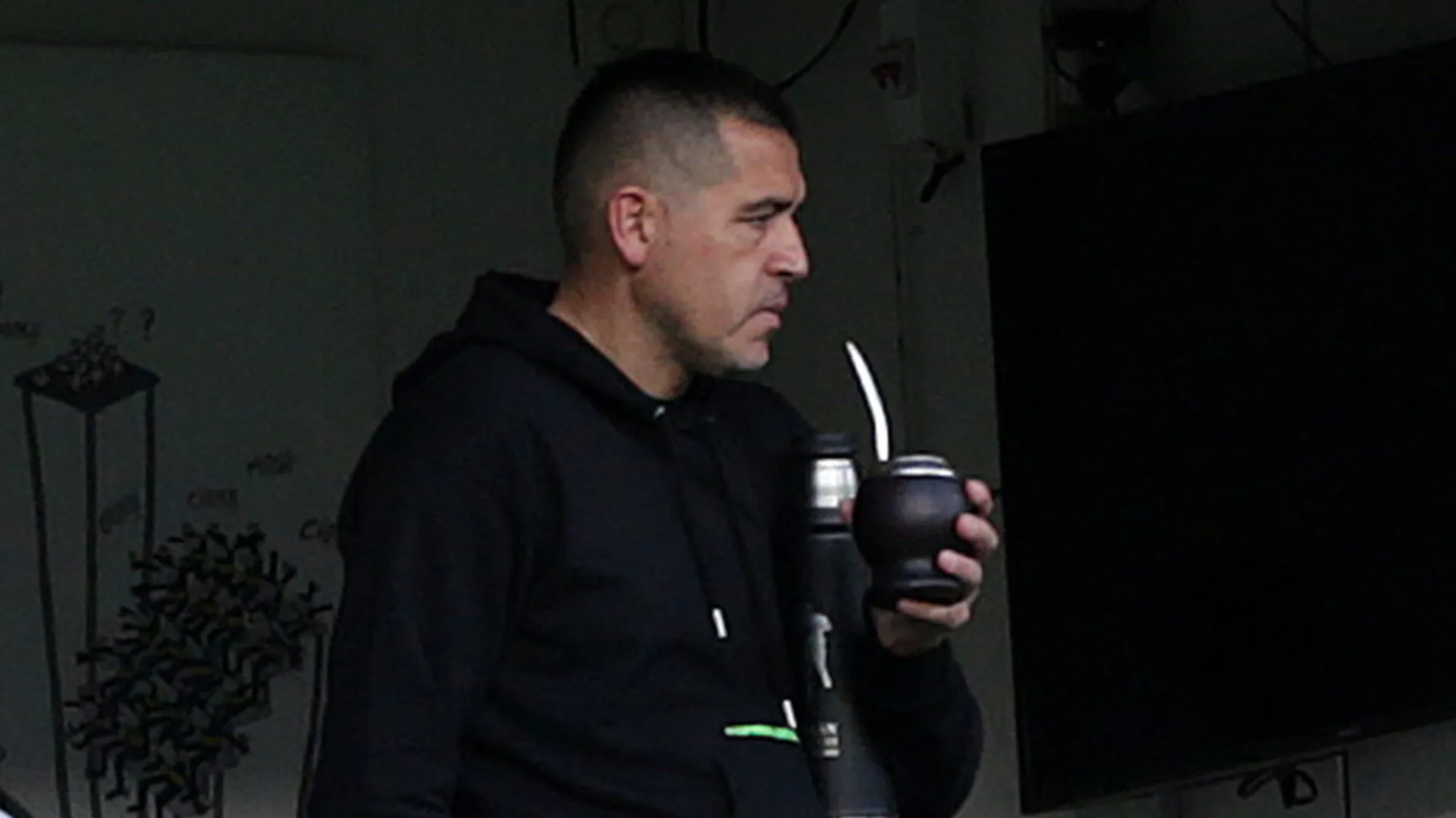 Riquelme apareció en un evento con el Chiqui Tapia y el presidente de la FIFA: el motivo