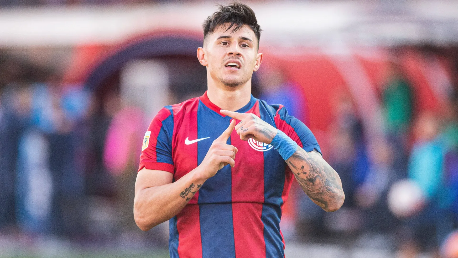 El motivo por el cuál el hermano de Adam Bareiro tiene "miedo" que juegue en Boca