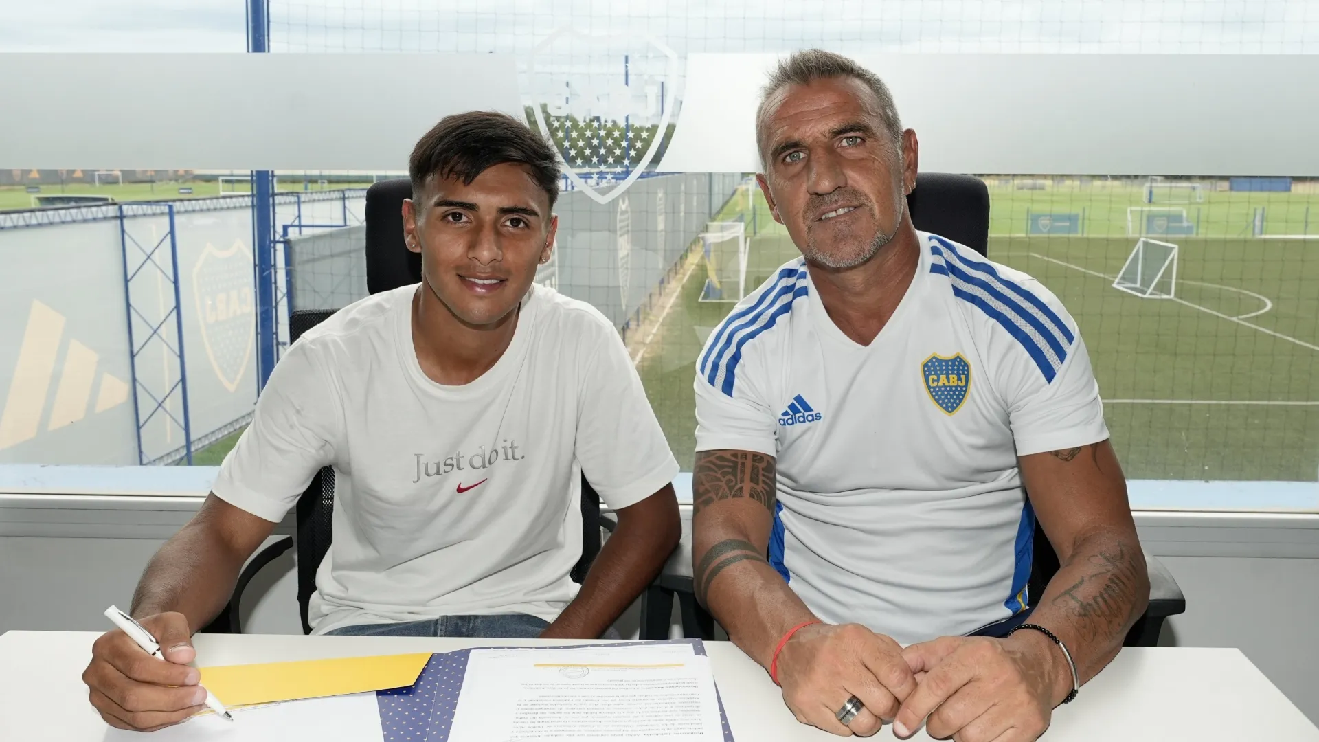 Quién es Milton Delgado, el juvenil que firmó su primer contrato con Boca y es del gusto de Diego Martínez