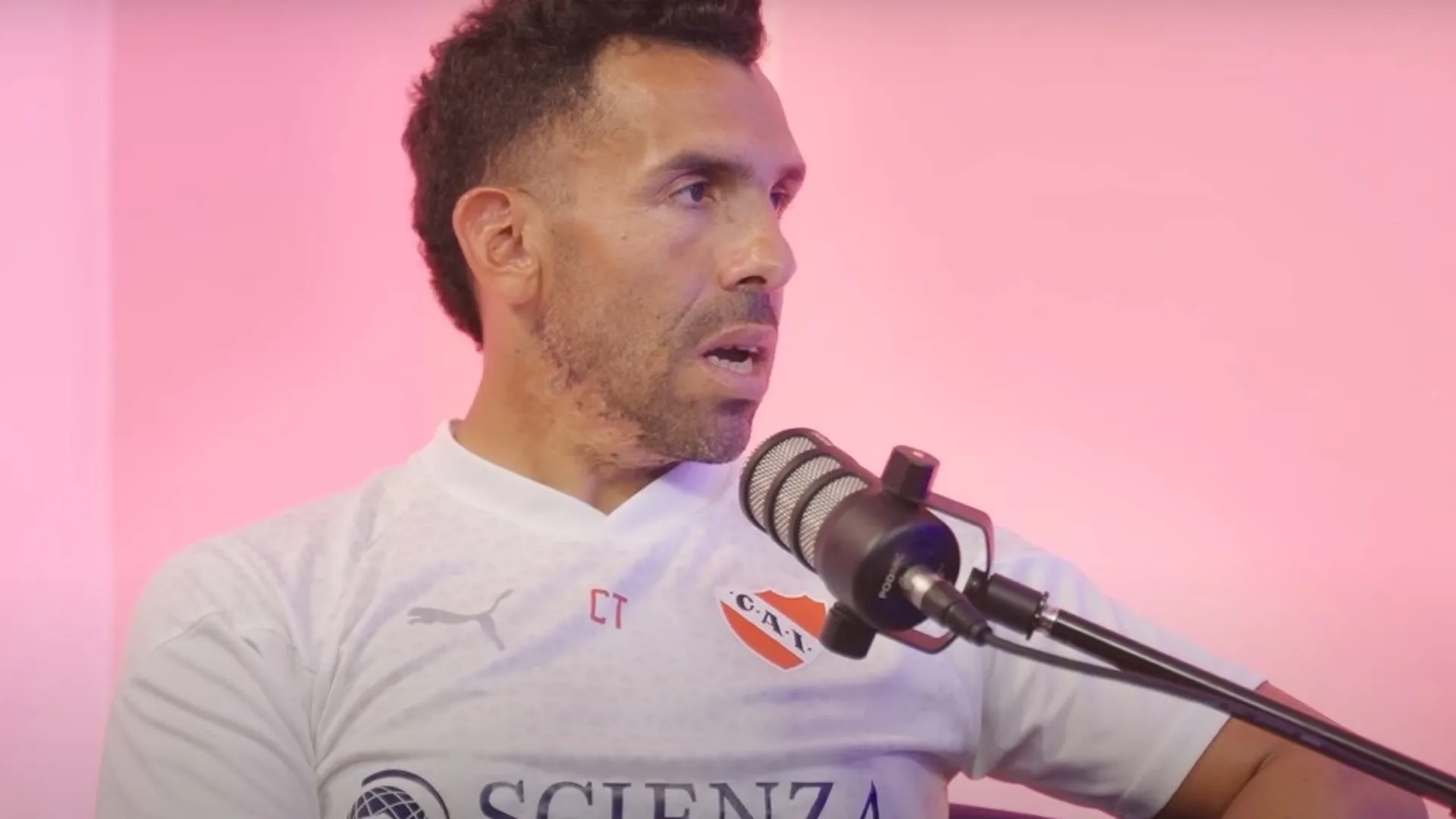 Carlos Tevez en Clank junto a Juan Pablo Varsky