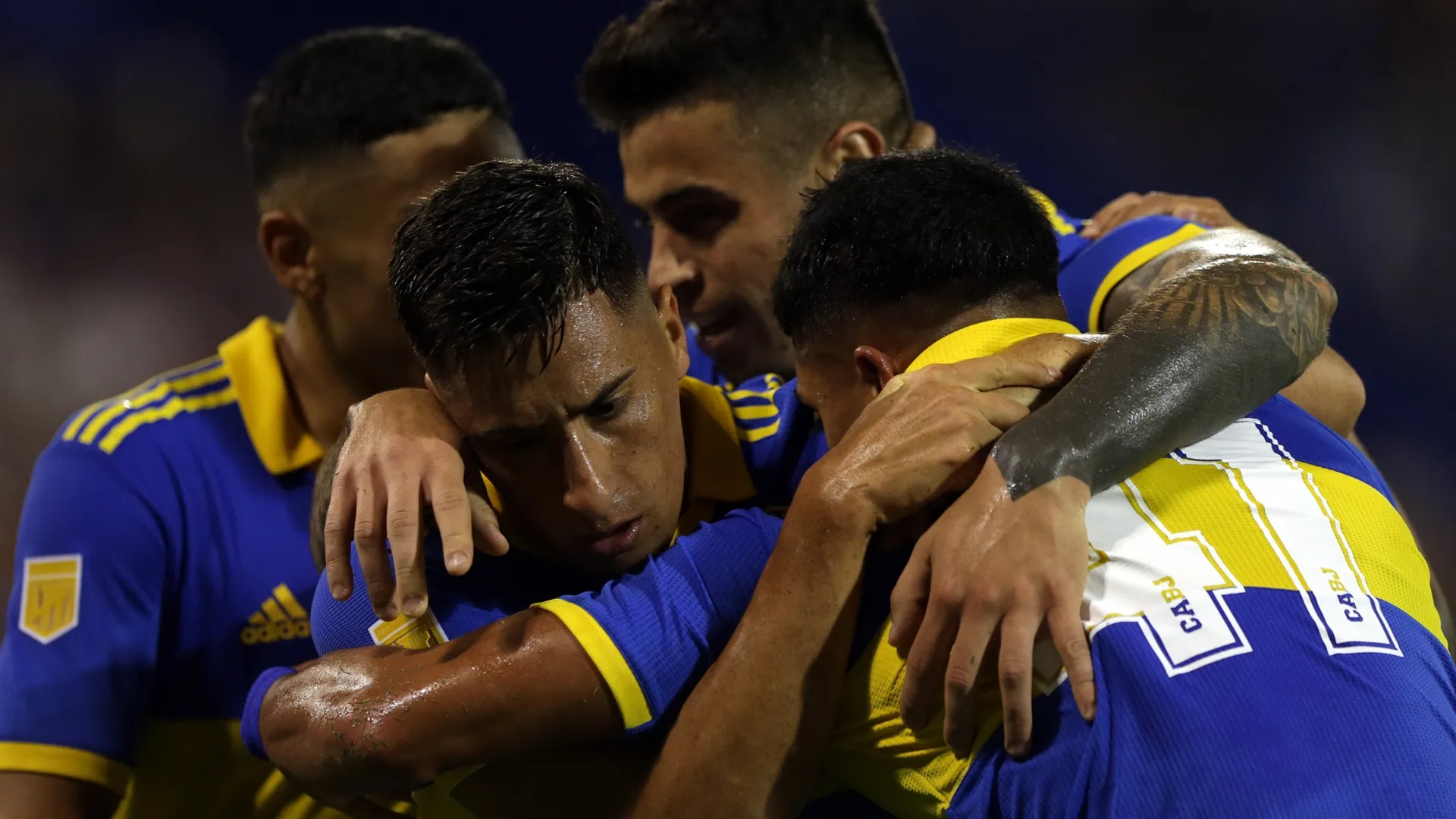 Se lesionó un titular: cuánto se pierde y por qué podría irse de Boca