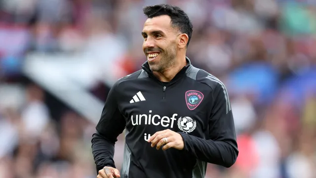 Tevez se juntó con una estrella mundial que iría a su despedida. 