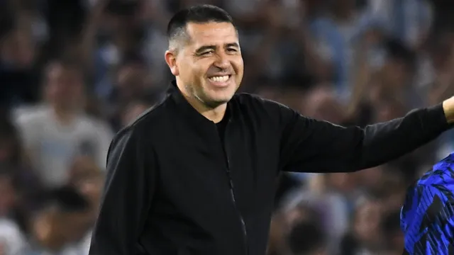 Riquelme sonríe: Leandro Lozano será el primer refuerzo de Boca en el mercado de pases
