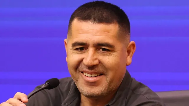 Riquelme va por más: Jhohan Romaña sería el tercer refuerzo de Boca en el mercado de pases