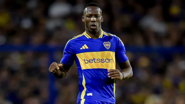 Luis Advíncula medita irse de Boca: qué pasó y por qué esto afecta a Lucas Blondel