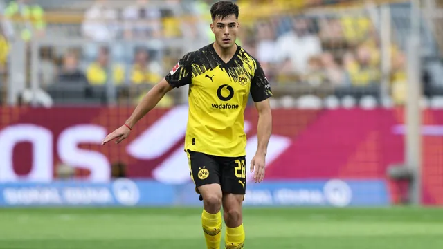El duro revés que sufrió Aaron Anselmino en Borussia Dortmund: "Otra vez no"