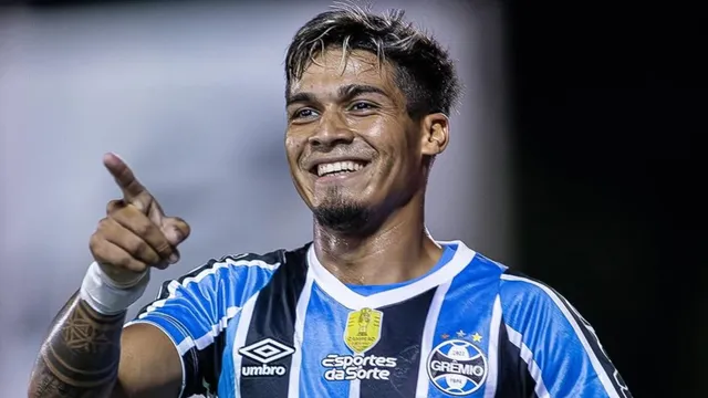 Mientras Boca tiene a sus cuatro nueves lesionados, quién es Matías Arezo, el delantero que fue ofrecido