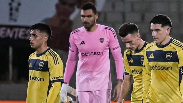 ¿Se asustó? La reacción de Montero en la salida al campo de juego de Riestra