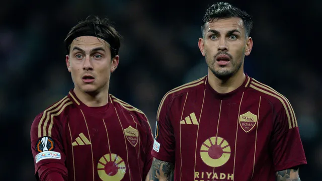 Leandro Paredes y Dybala en la Roma