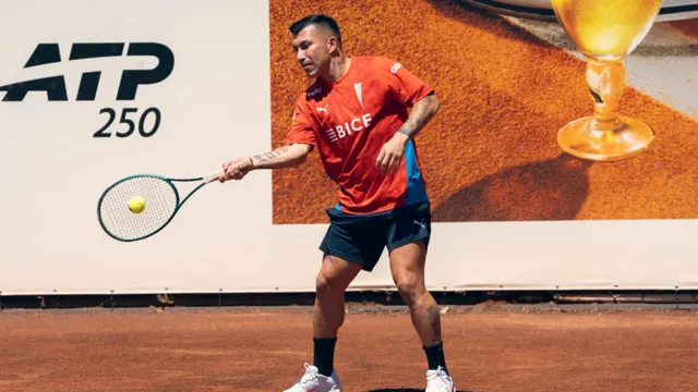 Gary Medel probó en el tenis y habló del presente de Boca: "Los jugadores sienten la presión"