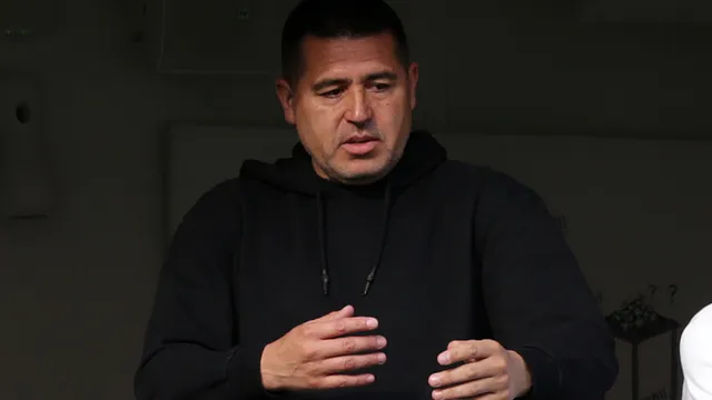 Riquelme ya piensa en las elecciones: el mensaje político que apareció en el básquet de Boca