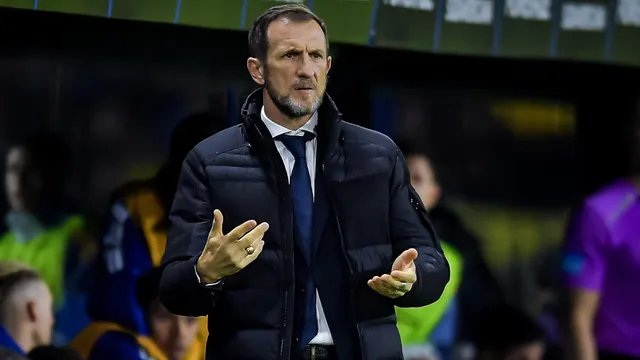 Arruabarrena y su primera gran decisión en Boca tras la dura derrota ante Riestra